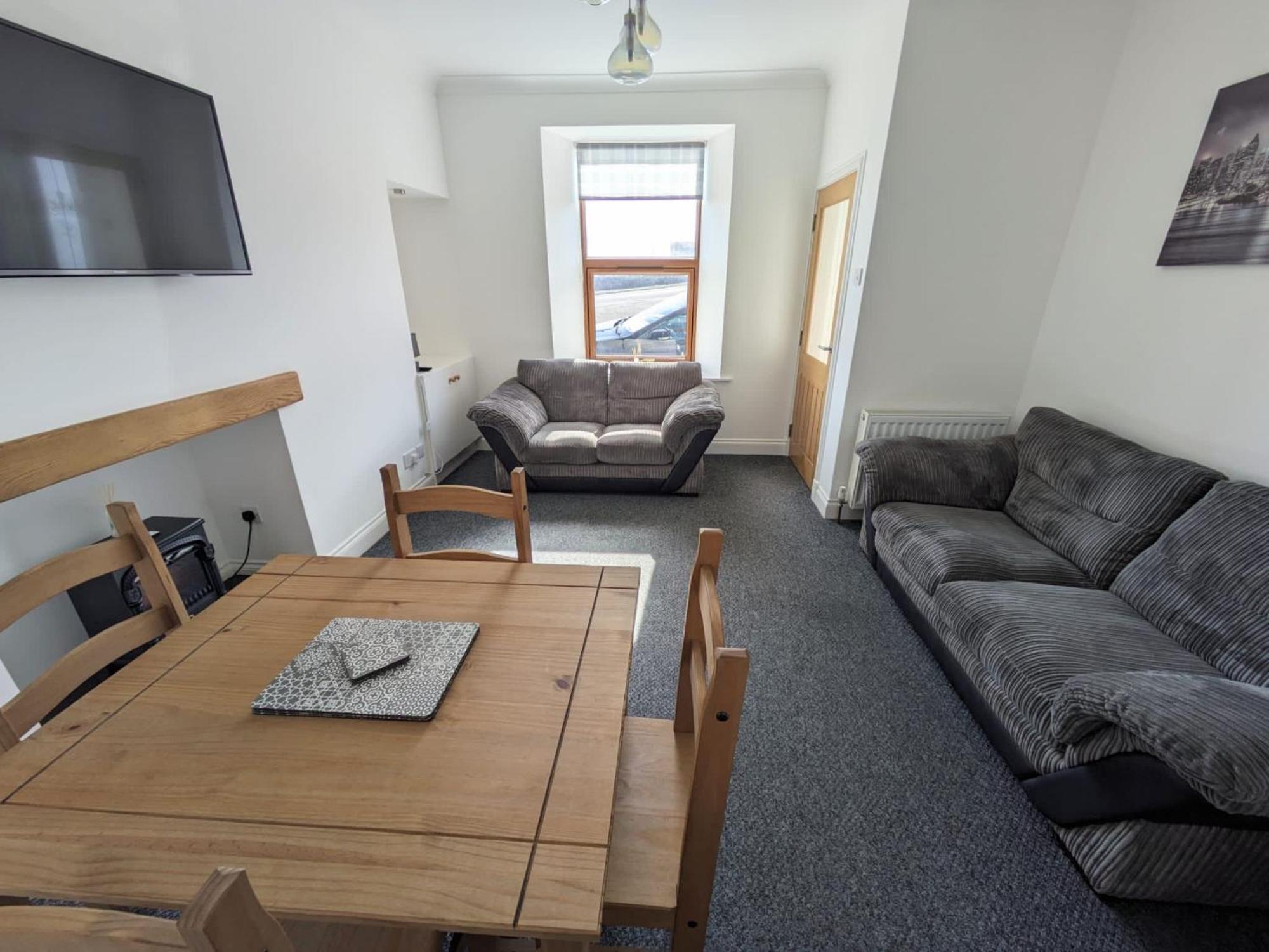 2 Bedroom Townhouse With Seaview On The Nc500 Wick Wick  Extérieur photo